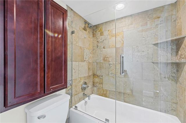 700 E 8th Street 7Q, Kansas City, MO 64106