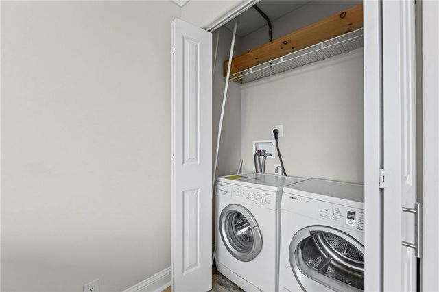 700 E 8th Street 7Q, Kansas City, MO 64106