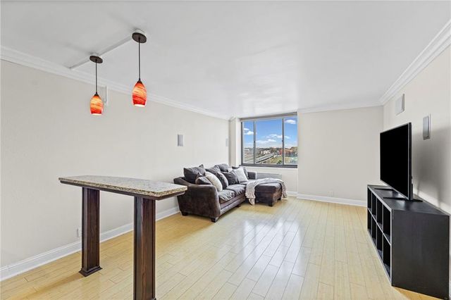 700 E 8th Street 7Q, Kansas City, MO 64106