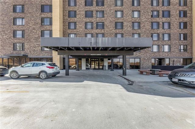 700 E 8th Street 7Q, Kansas City, MO 64106