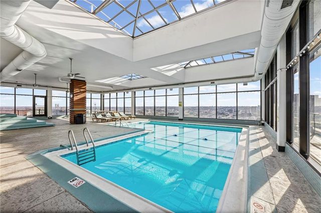 700 E 8th Street 7Q, Kansas City, MO 64106