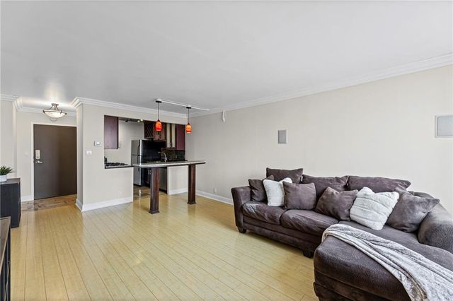 700 E 8th Street 7Q, Kansas City, MO 64106