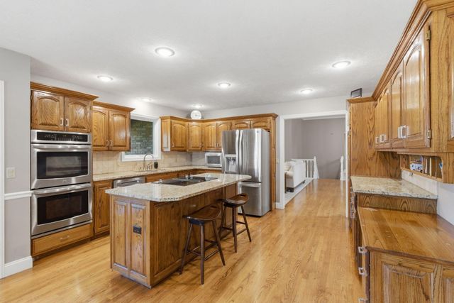 3955 E Eastmoor Street, Springfield, MO 65809