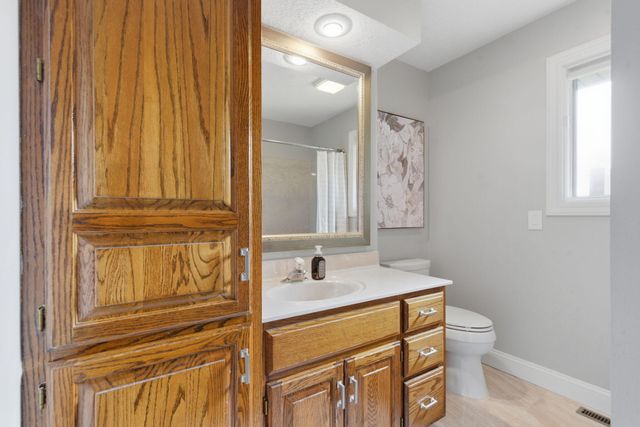 3955 E Eastmoor Street, Springfield, MO 65809