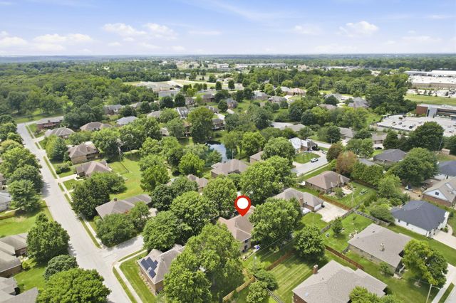3955 E Eastmoor Street, Springfield, MO 65809
