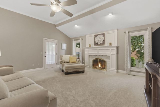 3955 E Eastmoor Street, Springfield, MO 65809