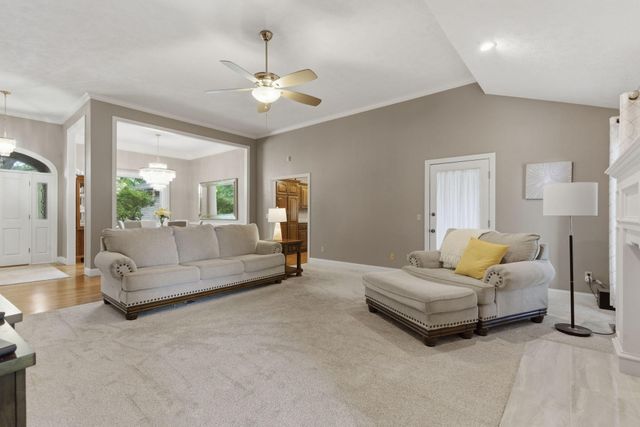3955 E Eastmoor Street, Springfield, MO 65809