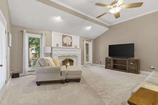 3955 E Eastmoor Street, Springfield, MO 65809