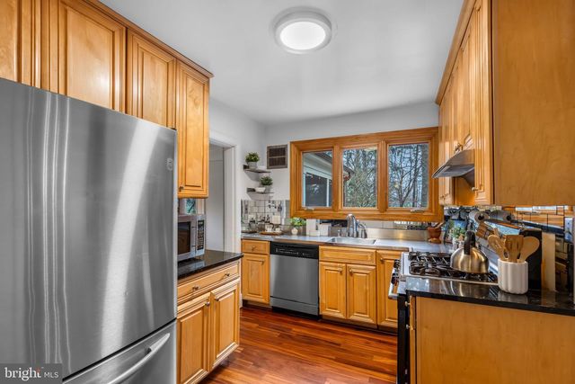 3825 BIRCHWOOD RD, Falls Church, VA 22041