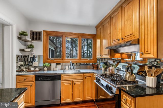 3825 BIRCHWOOD RD, Falls Church, VA 22041