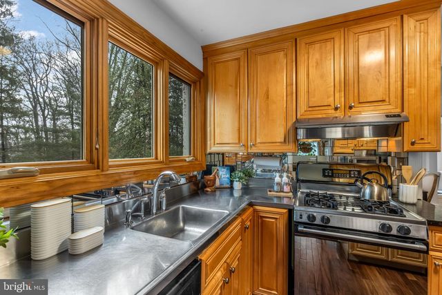 3825 BIRCHWOOD RD, Falls Church, VA 22041