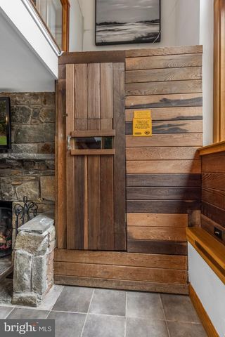 3825 BIRCHWOOD RD, Falls Church, VA 22041