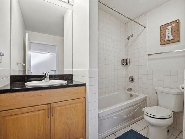 30 Franklin St 327, Malden, MA 02148