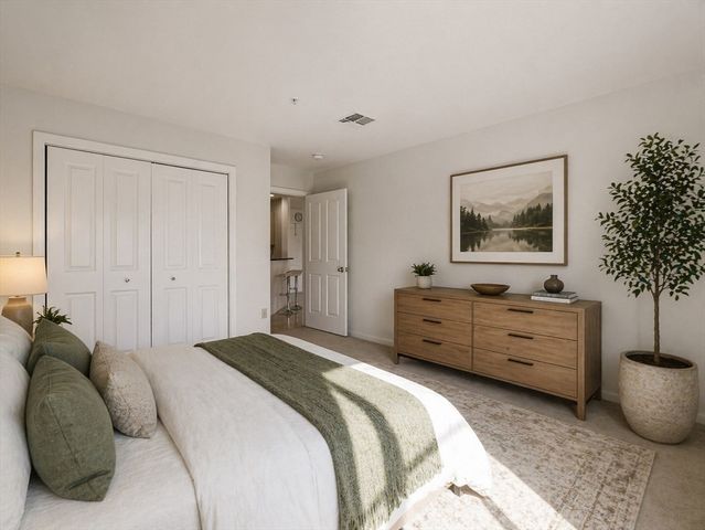 30 Franklin St 327, Malden, MA 02148