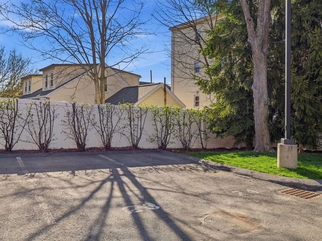 30 Franklin St 327, Malden, MA 02148