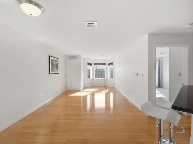 30 Franklin St 327, Malden, MA 02148