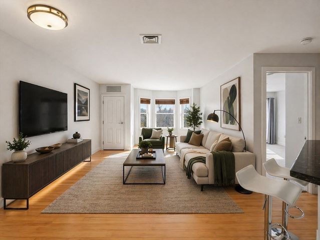 30 Franklin St 327, Malden, MA 02148