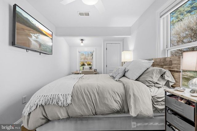 5 ERICSSON RD, Cabin John, MD 20818