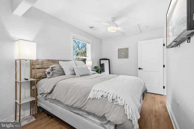 5 ERICSSON RD, Cabin John, MD 20818