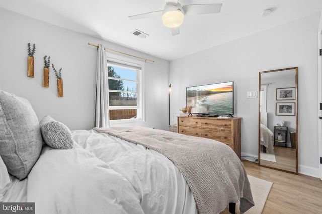 5 ERICSSON RD, Cabin John, MD 20818