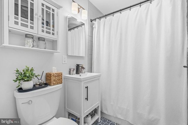 5 ERICSSON RD, Cabin John, MD 20818