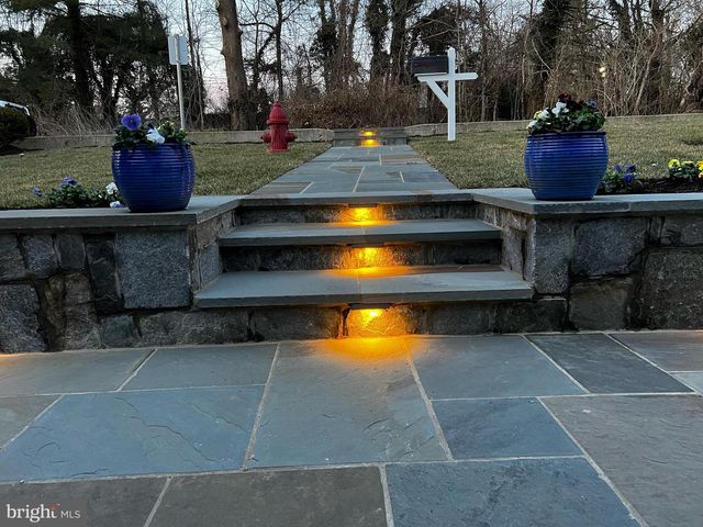 5 ERICSSON RD, Cabin John, MD 20818