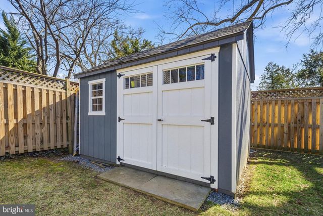 5 ERICSSON RD, Cabin John, MD 20818