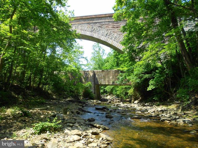 5 ERICSSON RD, Cabin John, MD 20818