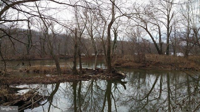 5 ERICSSON RD, Cabin John, MD 20818