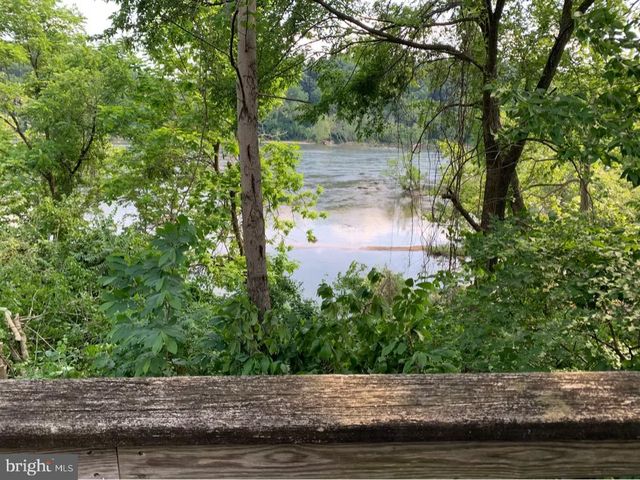 5 ERICSSON RD, Cabin John, MD 20818