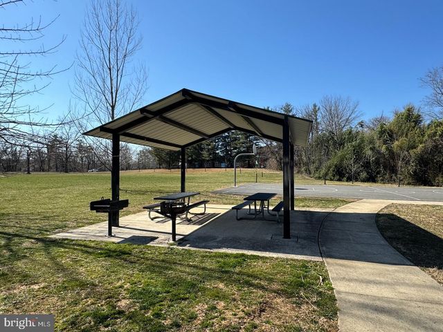 5 ERICSSON RD, Cabin John, MD 20818