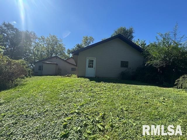 320 30TH Avenue N, Clinton, IA 52732