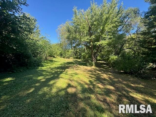 320 30TH Avenue N, Clinton, IA 52732