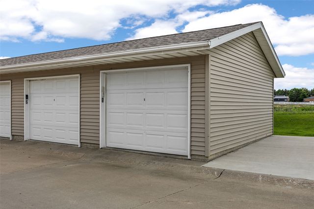 10 Cherry Court 1, North Liberty, IA 52317