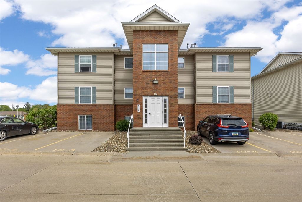 10 Cherry Court 1, North Liberty, IA 52317