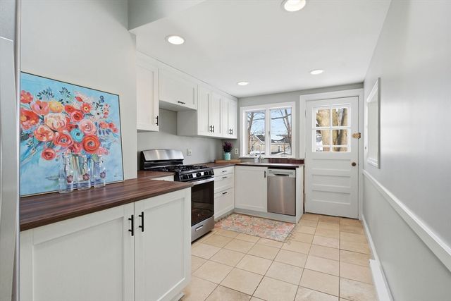 23 Fairview 23, Dedham, MA 02026