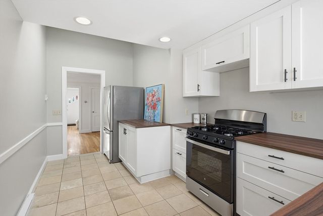 23 Fairview 23, Dedham, MA 02026