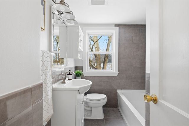 23 Fairview 23, Dedham, MA 02026