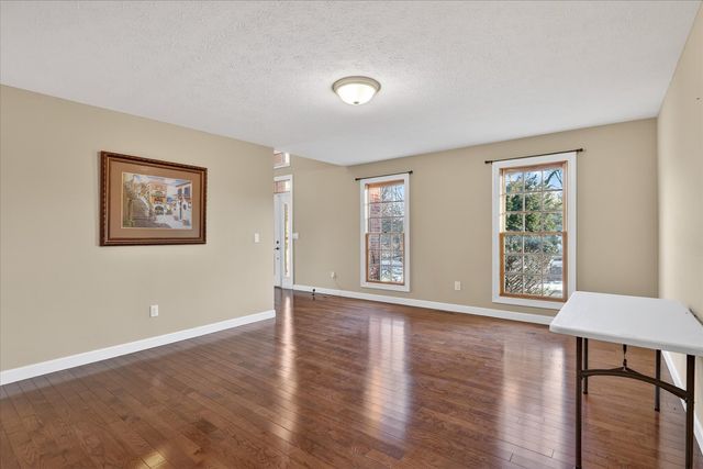 8306 E Crockett Road, Roscoe, IL 61073