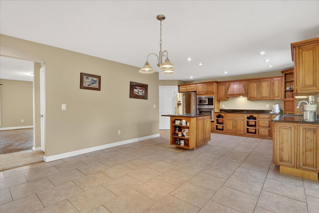 8306 E Crockett Road, Roscoe, IL 61073