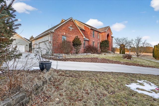 8306 E Crockett Road, Roscoe, IL 61073