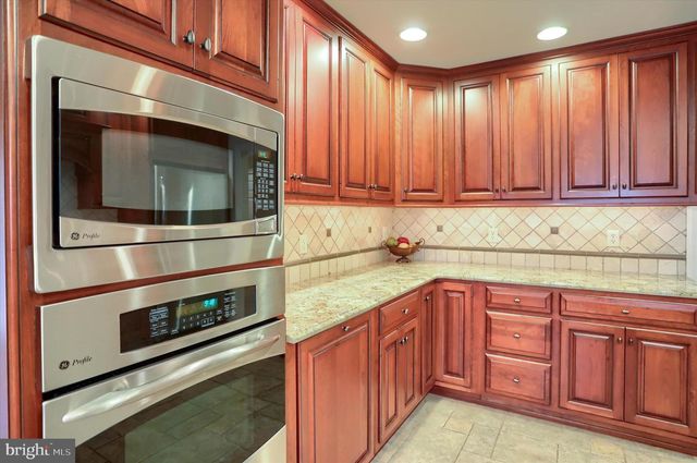 1779 SUMMERFIELD DRIVE, Mechanicsburg, PA 17055