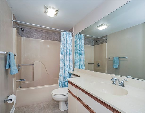 23 Plantation Drive 102, Vero Beach, FL 32966