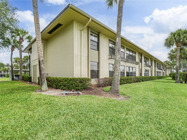 23 Plantation Drive 102, Vero Beach, FL 32966