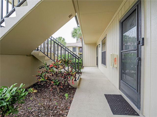 23 Plantation Drive 102, Vero Beach, FL 32966