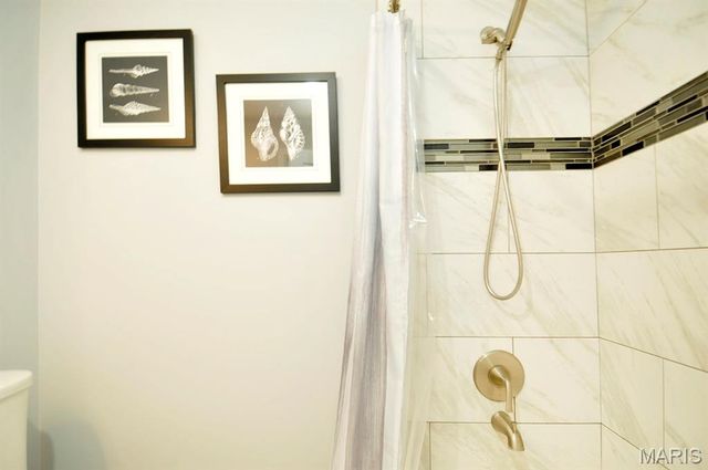 6968 Lansdowne Avenue, St Louis, MO 63109