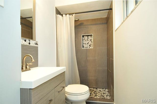 6968 Lansdowne Avenue, St Louis, MO 63109