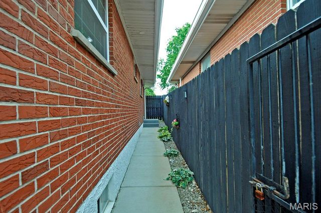 6968 Lansdowne Avenue, St Louis, MO 63109