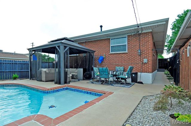 6968 Lansdowne Avenue, St Louis, MO 63109