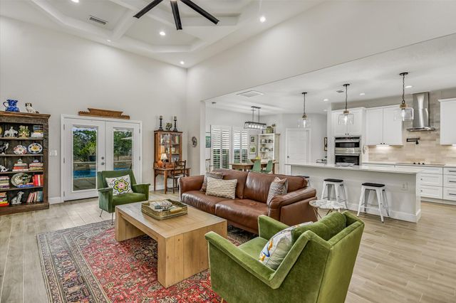 1382 Primrose PATH, Canyon Lake, TX 78133